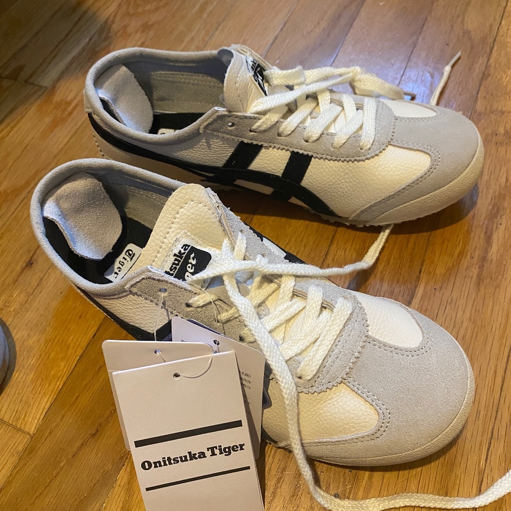NWT Onitsuka Tiger Mexico 66 birch black unisex classic W7.5